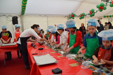 La Apehl inaugura los talleres de cocina infantiles organizados para las fiestas navideñas