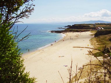 La bandera azul ondeará este verano en 22 playas de A Mariña