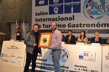 La Arrocería Os Cachivaches recibe el Plato de Oro